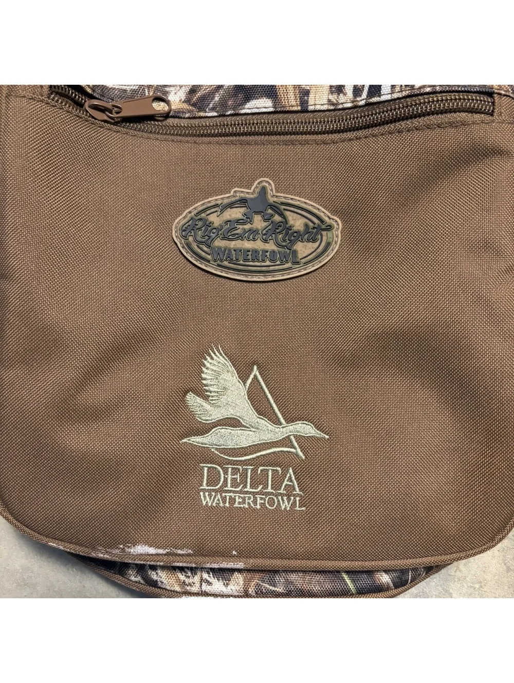Delta Waterfoul camo hunting bag